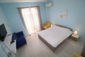 Blue beach apartment